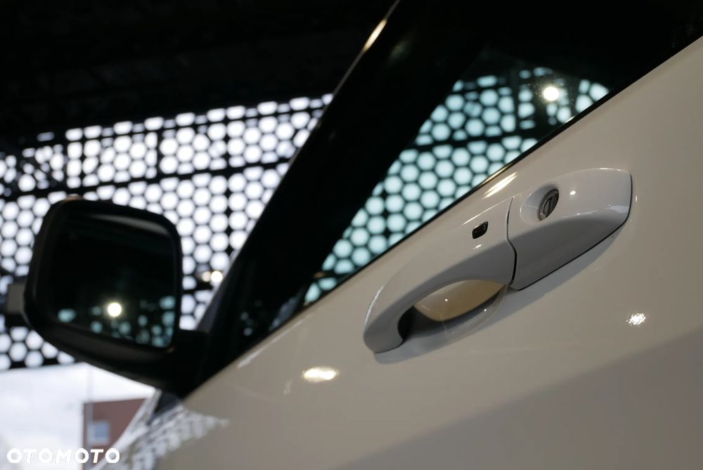 Jeep Grand Cherokee - 35