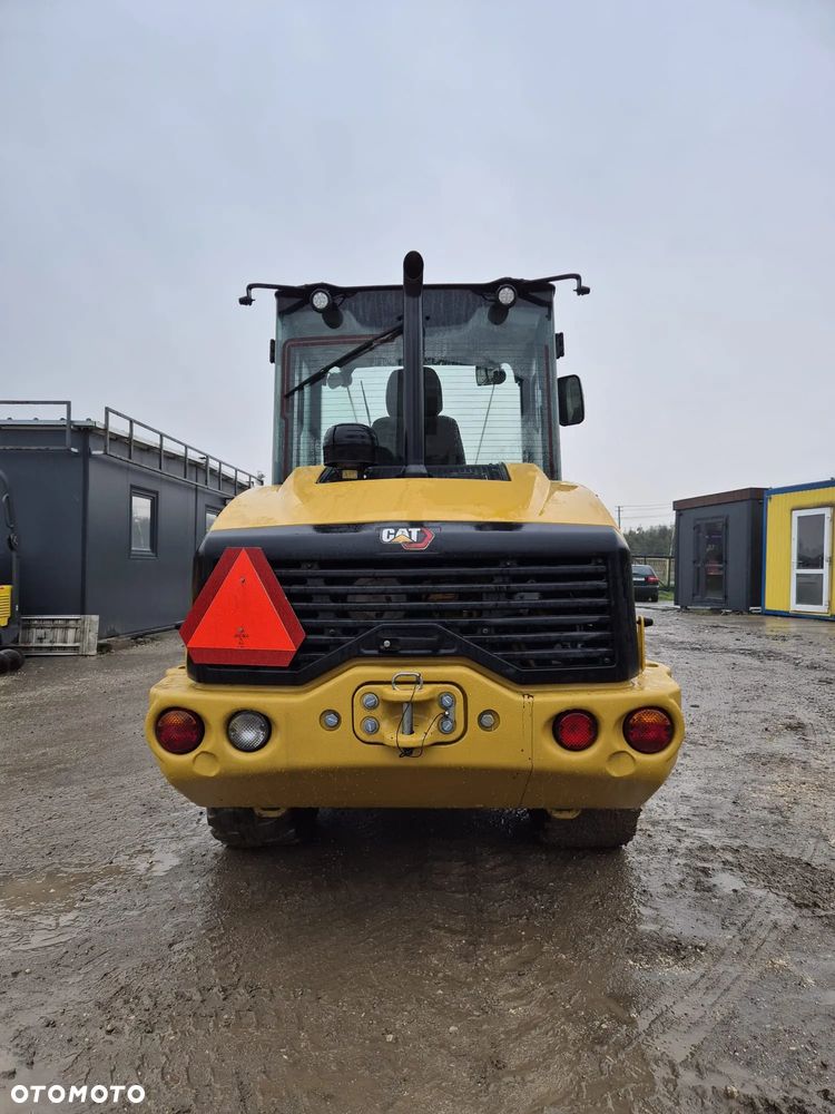 Caterpillar 906M - 4