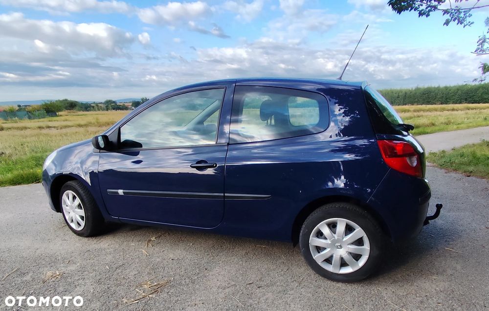 Renault Clio 1.2 16V Emotion - 4