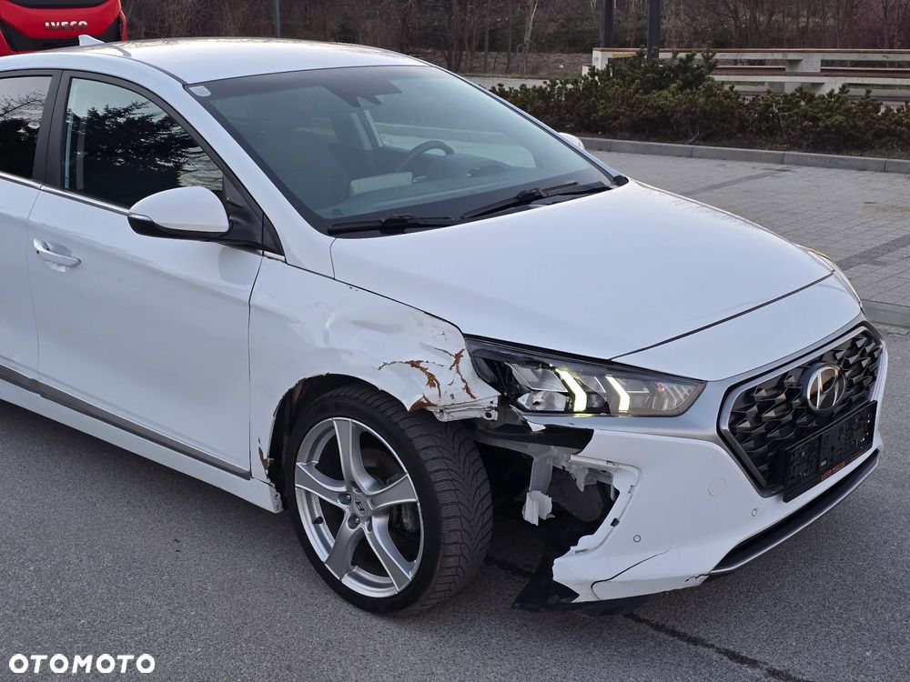 Hyundai IONIQ Hybrid Premium - 24