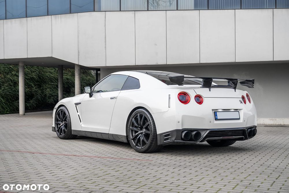 Nissan GT-R Black Edition - 8