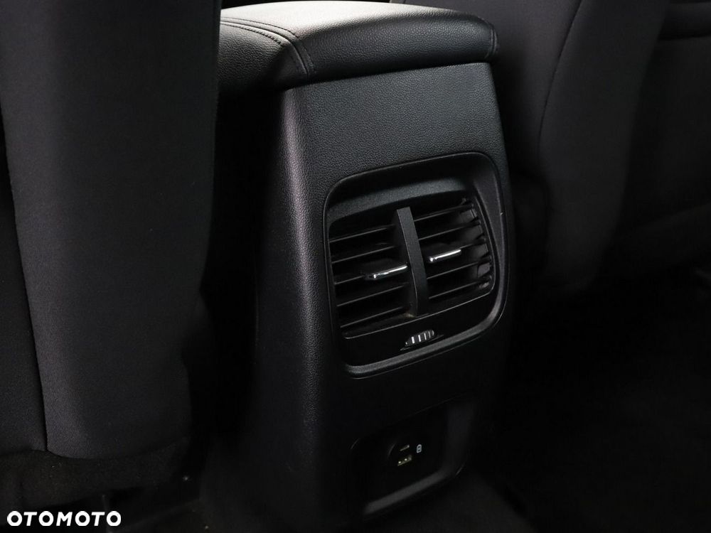 Ford Kuga 2.0 TDCi 4x2 Titanium - 39