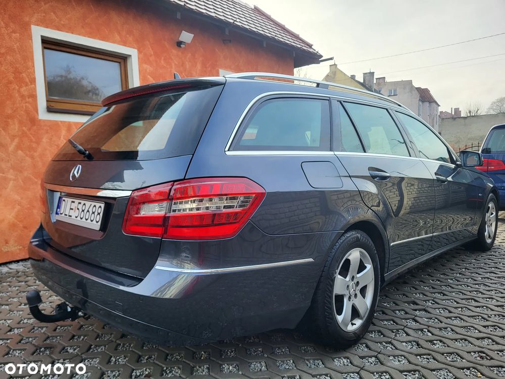 Mercedes-Benz Klasa E 250 CDI DPF BlueEFFICIENCY Automatik Avantgarde - 3