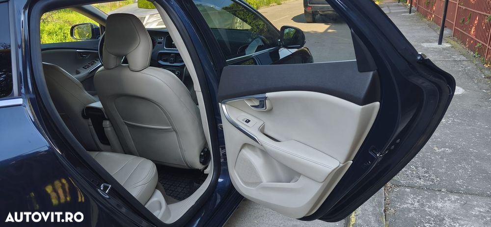 Volvo V40 - 14