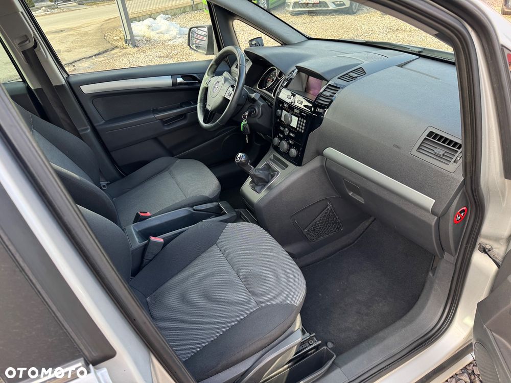 Opel Zafira - 12