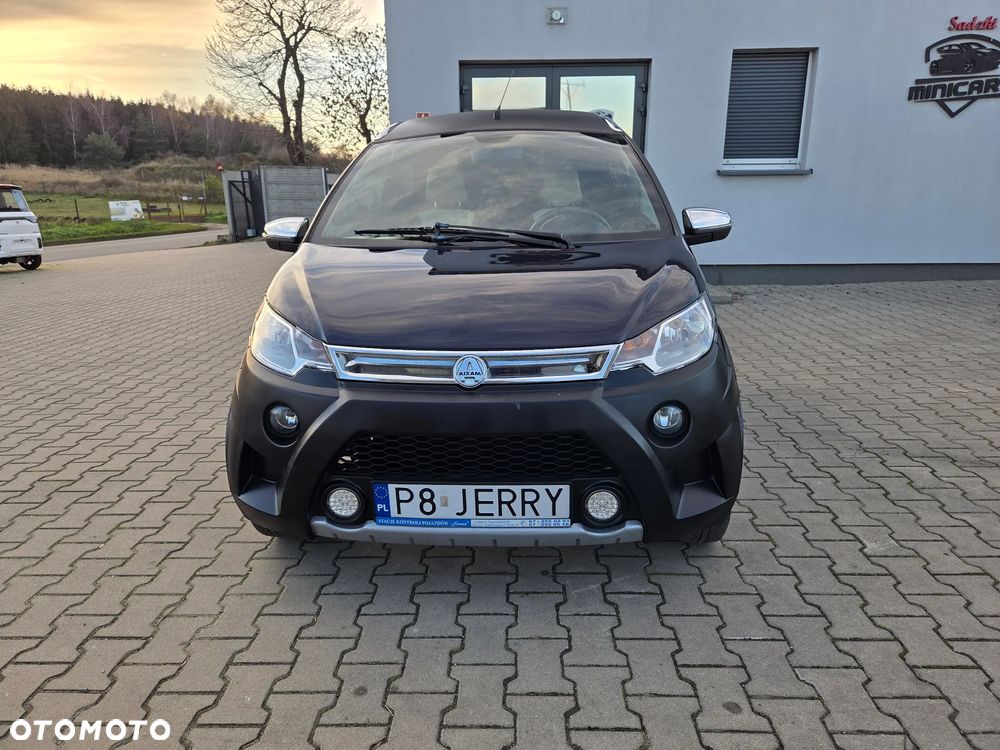 Aixam Crossover - 12