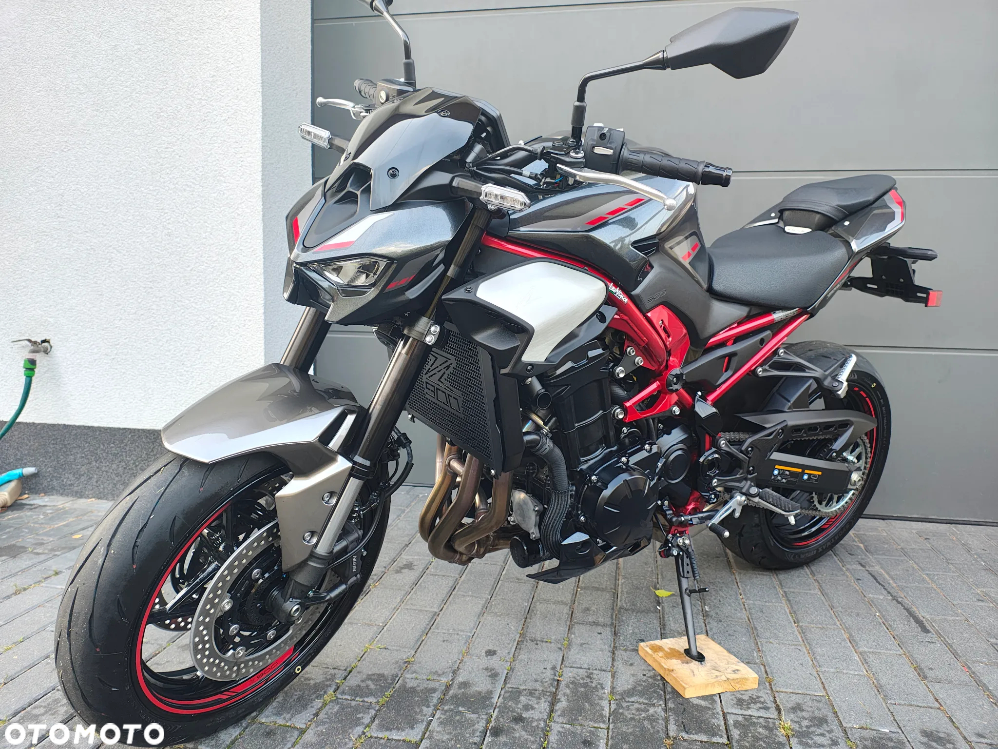 Kawasaki Z 900 - 12