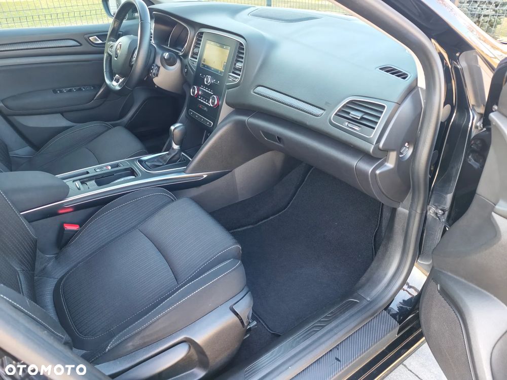 Renault Megane ENERGY TCe 140 EDC LIMITED - 11