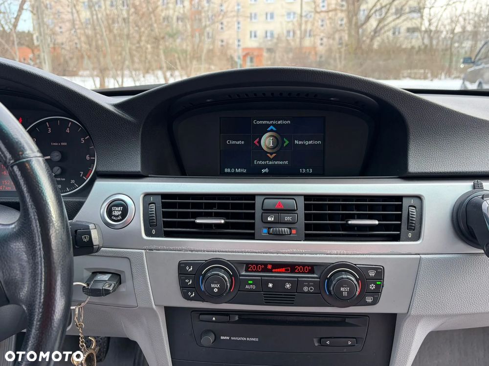 BMW Seria 3 318i - 16