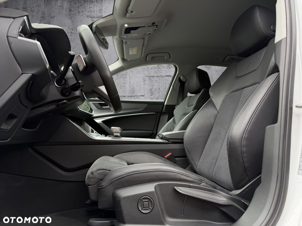 Audi A6 Avant 55 TFSI e quattro S tronic S line - 17