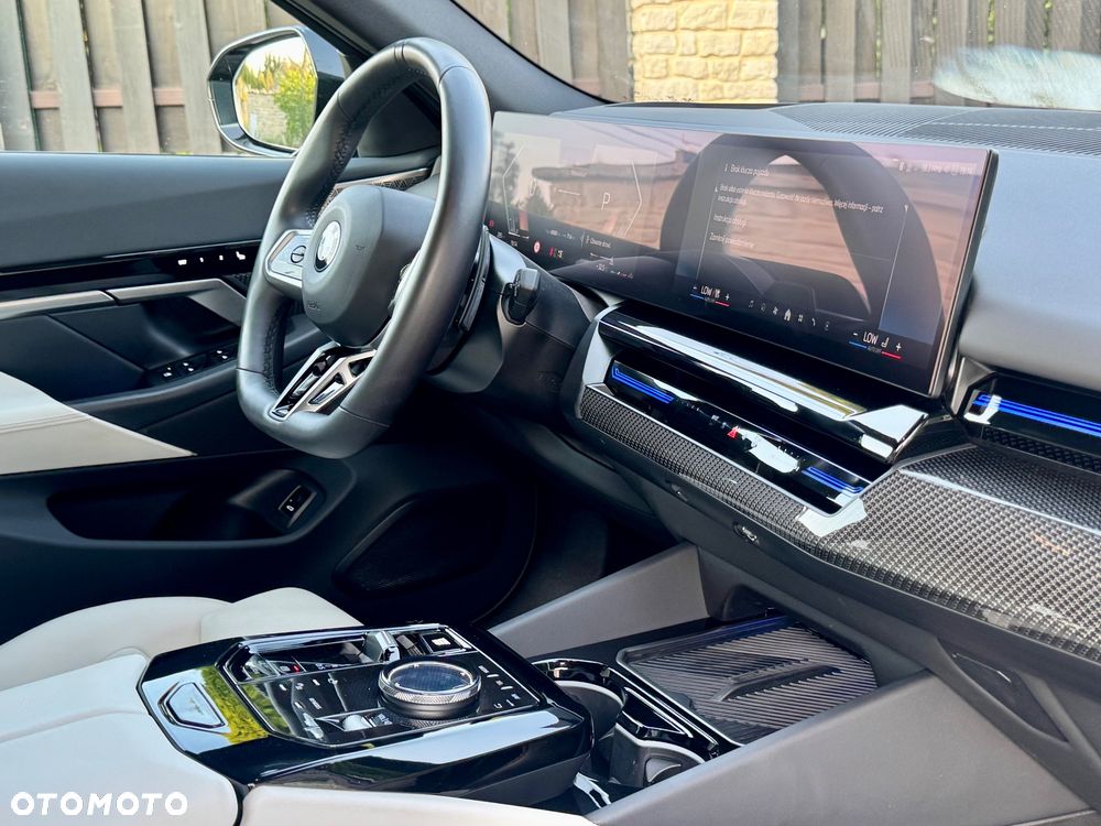 BMW Seria 5 520d xDrive mHEV M Sport - 33