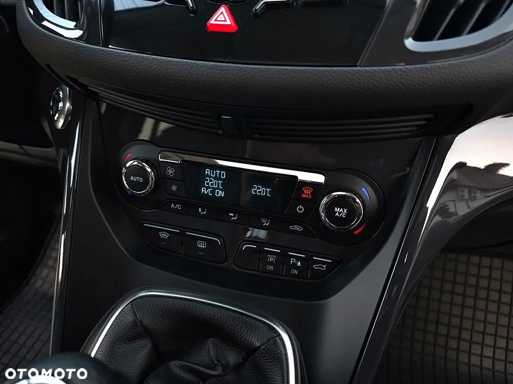Ford Kuga 2.0 TDCi 4x4 Titanium - 28