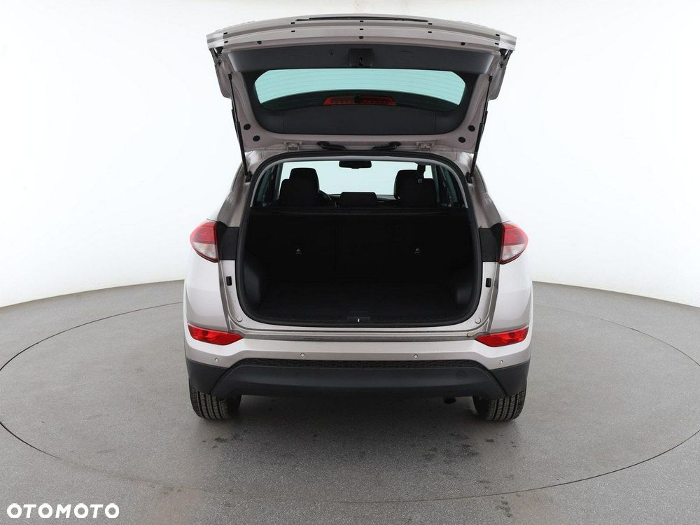 Hyundai Tucson 1.7 CRDI BlueDrive Style 2WD - 19