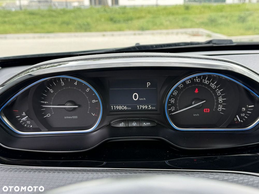Peugeot 2008 PureTech 110 Stop&Start EAT6 Allure - 27