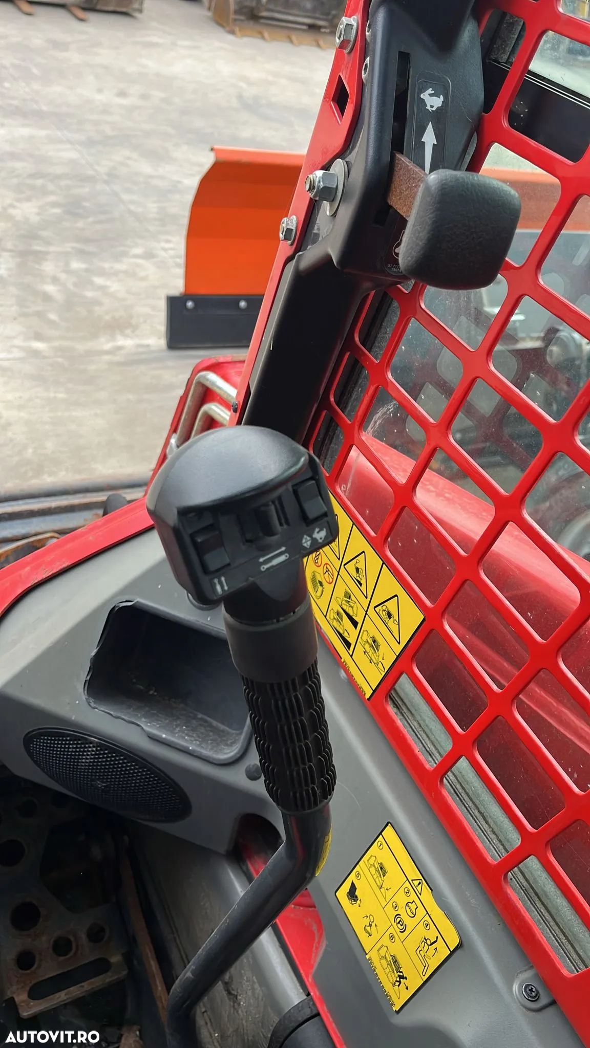 Bobcat S450 - 12