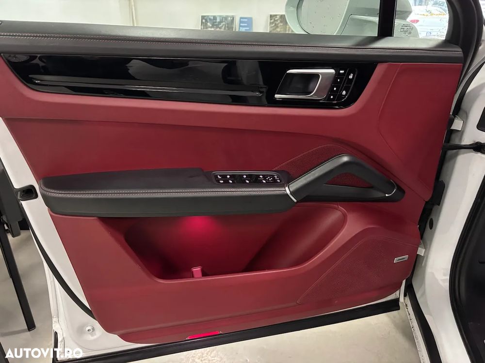 Porsche Cayenne Coupe - 11