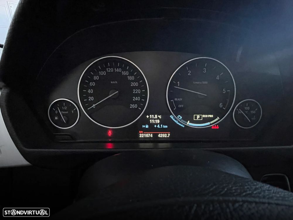 BMW 320 d Touring Sport Auto - 29
