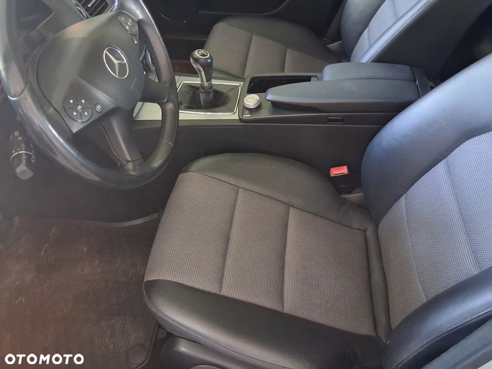 Mercedes-Benz Klasa C 200 CDI BlueEff Avantgarde - 8