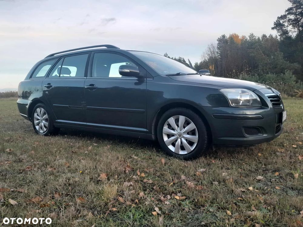 Toyota Avensis - 1