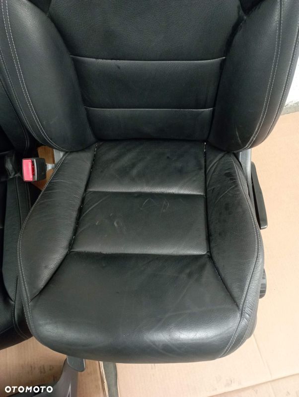 MERCEDES W246 FOTELE SIEDZENIA KANAPA GRZANE SKÓRA EUROPA - 11