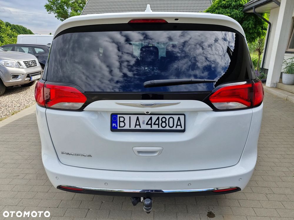 Chrysler Pacifica - 6