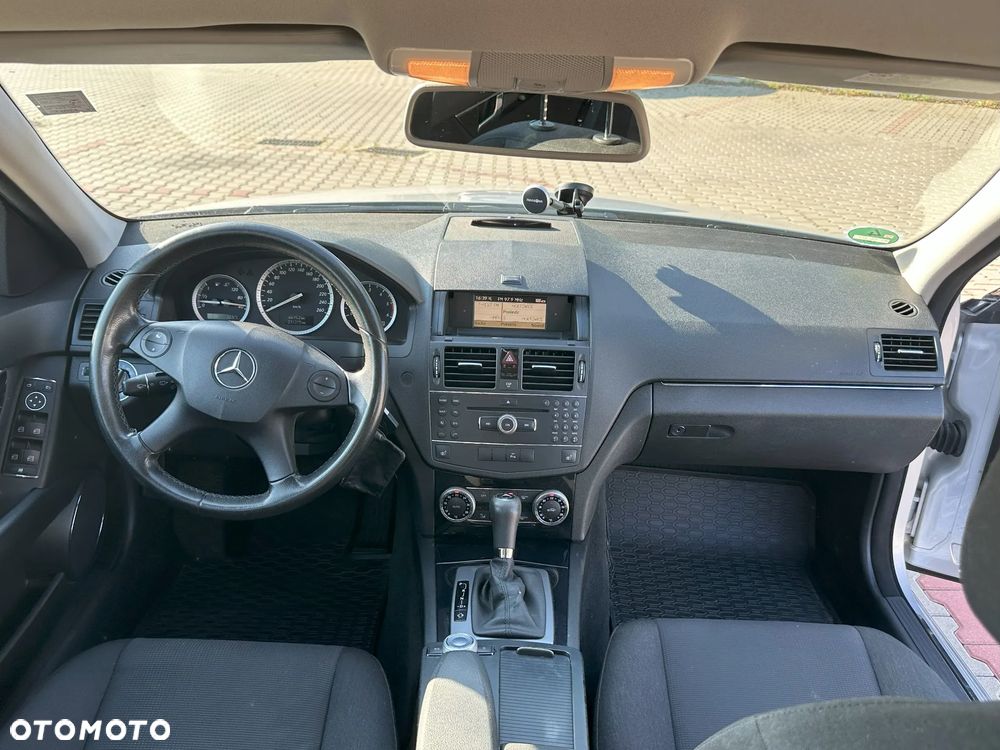 Mercedes-Benz Klasa C 220 T CDI DPF Automatik Classic - 14