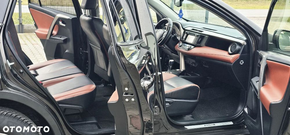 Toyota RAV4 2.2 D-CAT Premium - 28