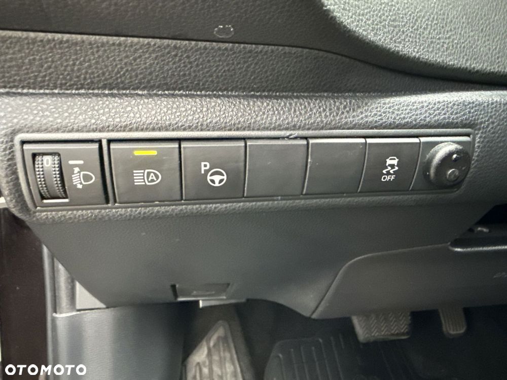 Toyota Corolla 1.8 Hybrid Comfort - 17