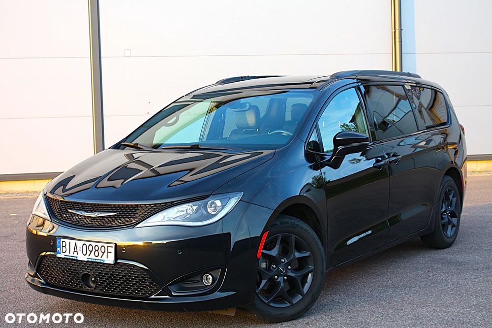 Chrysler Pacifica - 3
