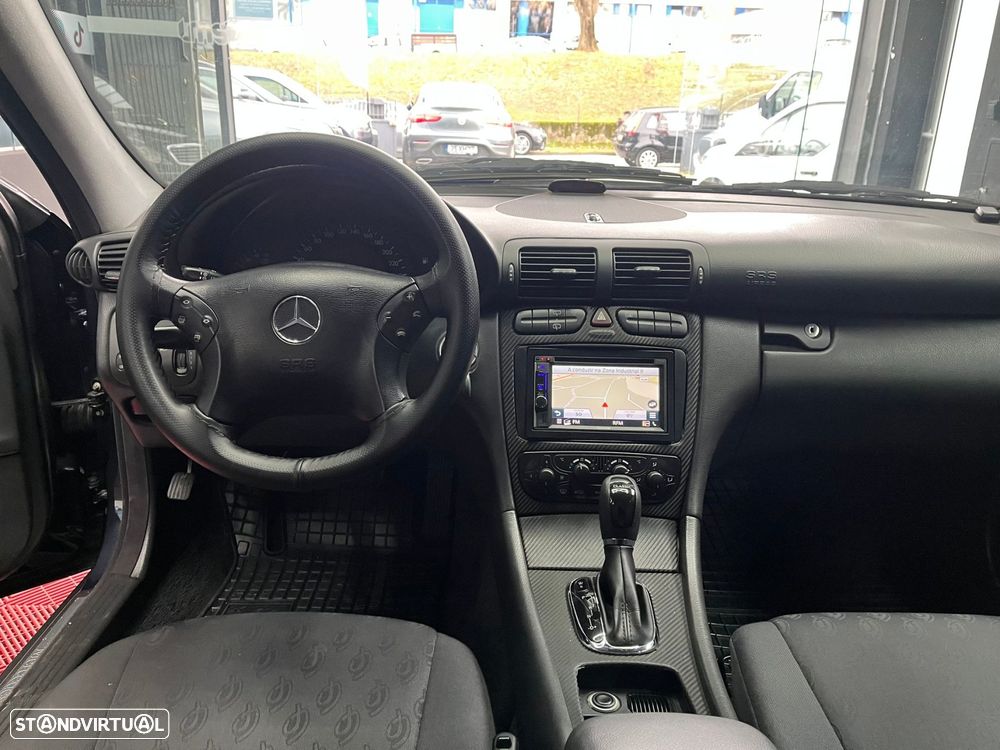 Mercedes-Benz C 200 - 11