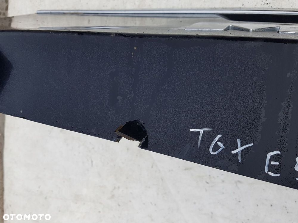 MASKA ATRAPA GRILL EMBLEMAT MAN TGX EURO 5 - 3