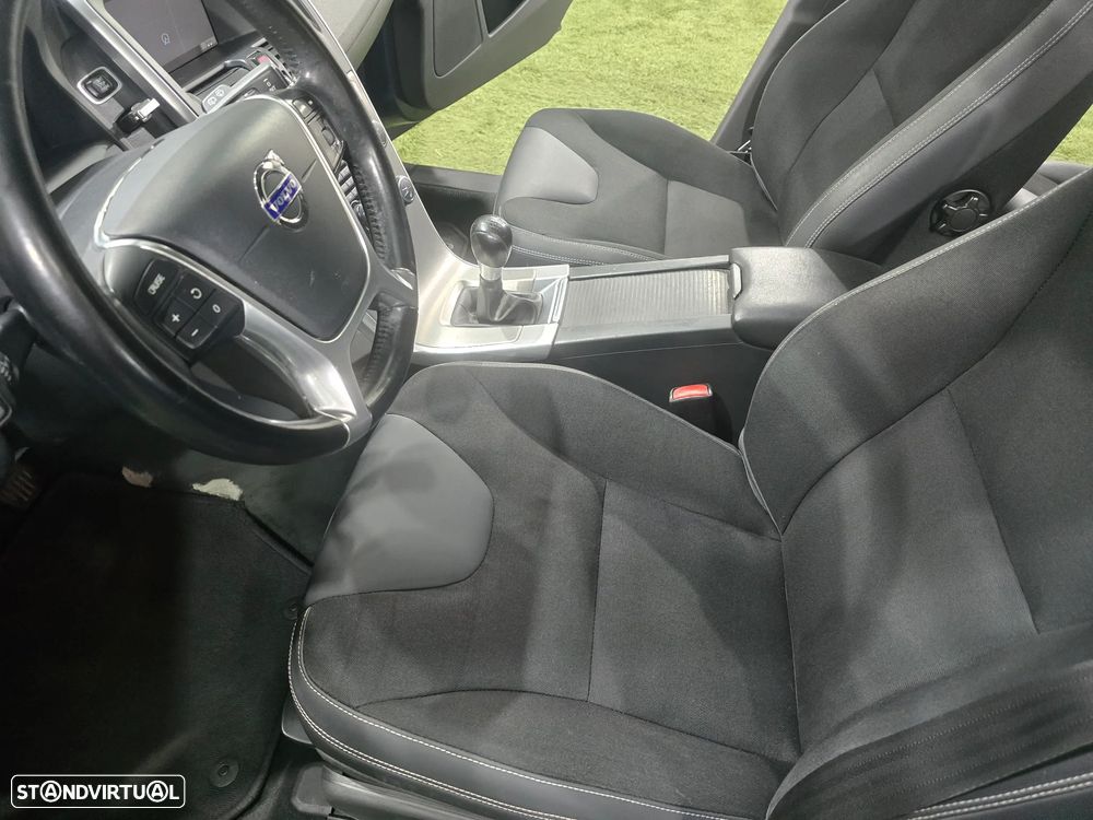 Volvo XC 60 2.0 D3 Drive Momentum Start/Stop - 13