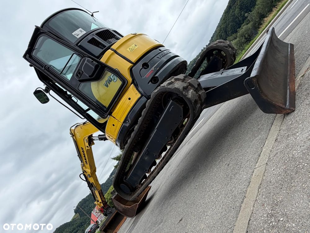 Yanmar VIO50-6A Koparka Gąsienicowa 5 ton jak Nowa z Salonu 2018 rok. 1900 mtg. Szybko-złącze. Łyżka uchylna Hydraulicznie. 3 łyżki Oryginalne skandynawskiego typu. Yanmar silnik 4 cylindry! Maszyna z Norwegii. DEKRA 2026rok AKTUALNA! Dokumentacja! Pompa ON. ani deka luzów i wycieków! OKAZJA Linia Hydr. Plus. Długie ramię PLUS. Oświetlenie LED. Gąski bardzo ładne. Wielka Okazja! Pełne sterowanie z dżojstików!! - 11