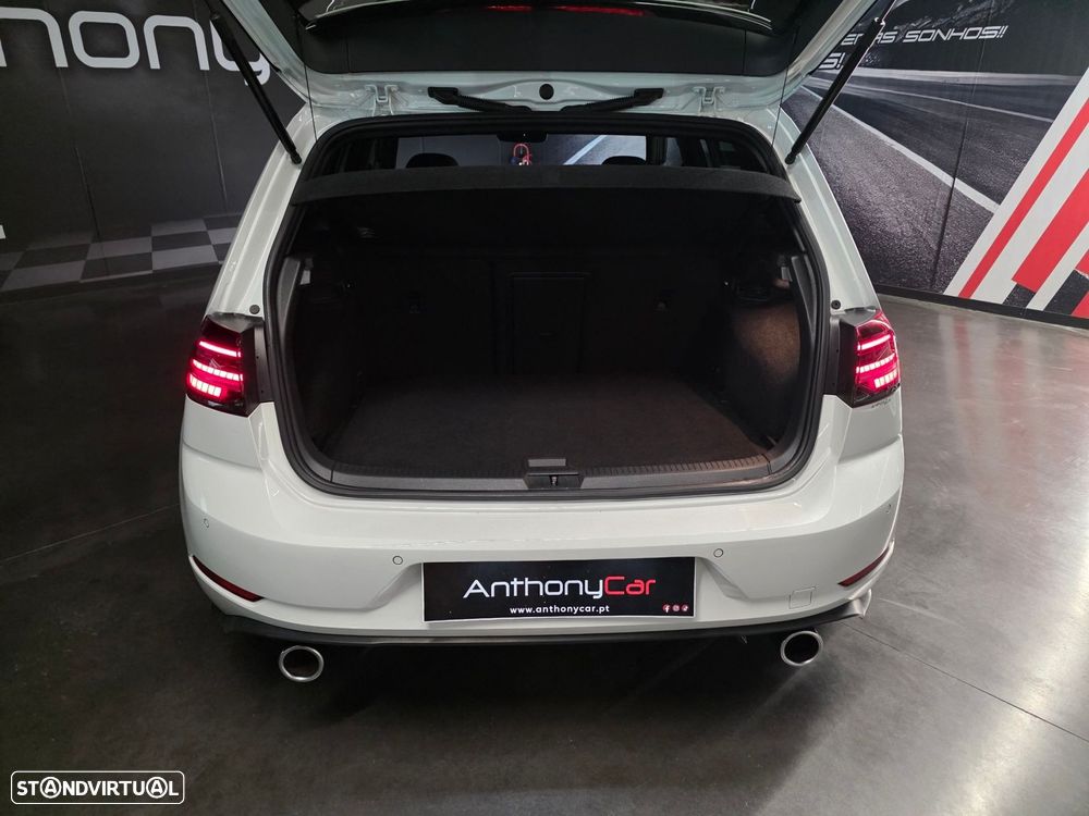 VW Golf 2.0 TSI GTI DSG Performance - 42