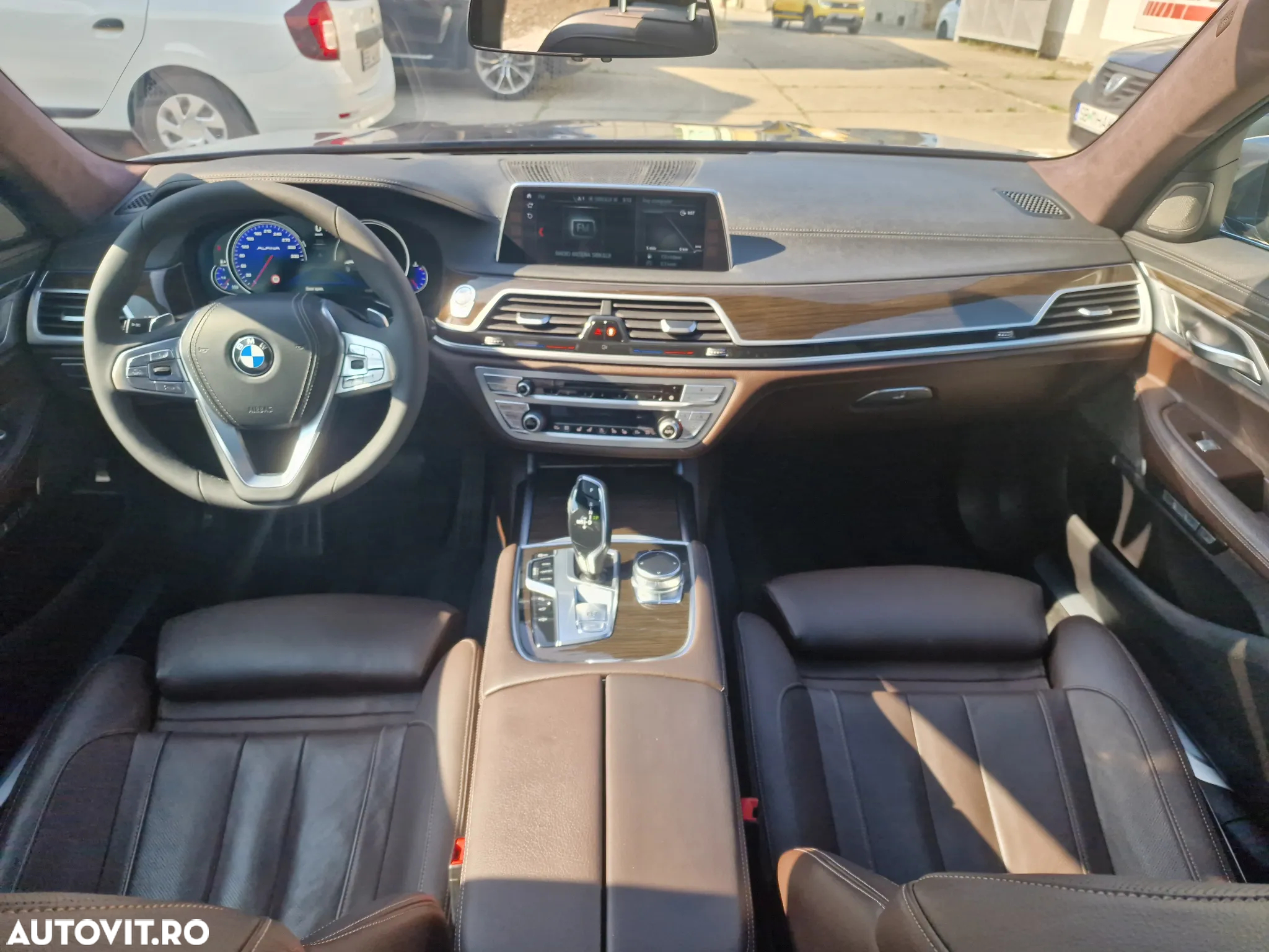 BMW Seria 7 730Ld xDrive - 28