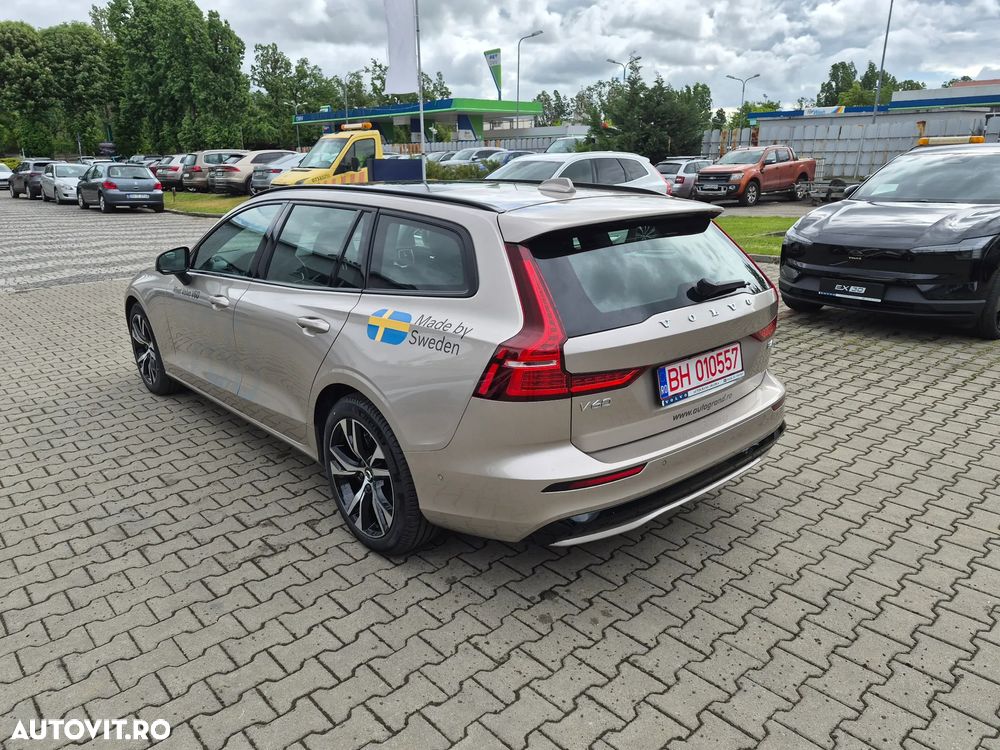 Volvo V60 B4 MHEV AT Plus Dark - 10