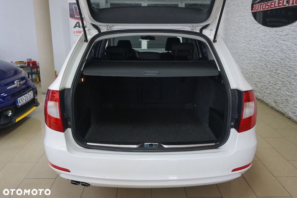 Skoda Superb 2.0 TDI Ambition - 17