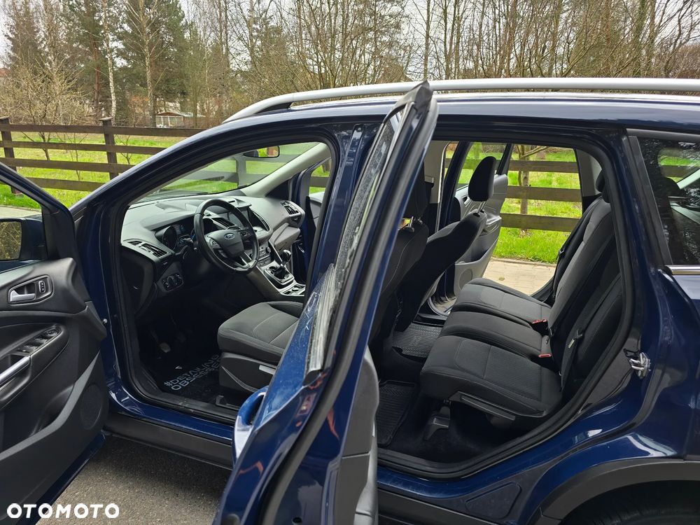 Ford Kuga 1.5 EcoBoost 2x4 Titanium - 18