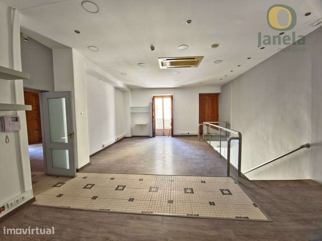 Magnífico espaço de escritórios na baixa da cidade de Faro. - Grande imagem: 4/18