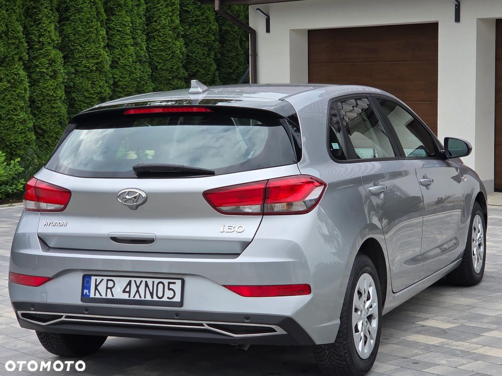 Hyundai i30 1.5 DPI Classic + - 26
