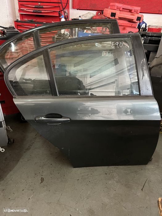 Porta traseira direita Bmw E90 - 1
