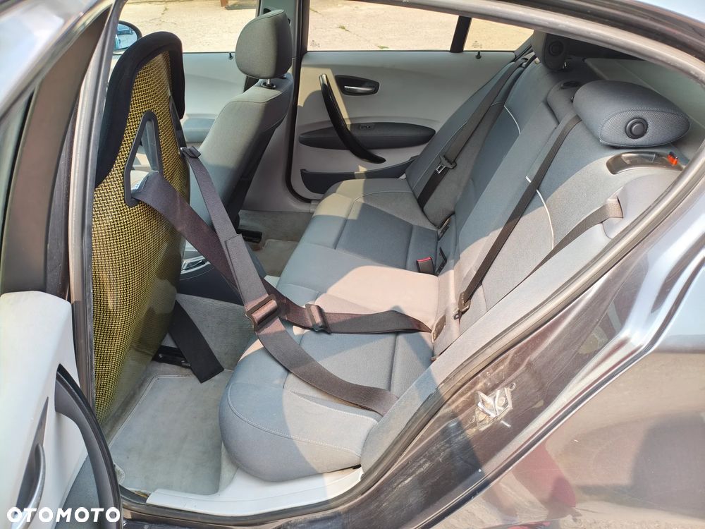 BMW Seria 1 130i - 6