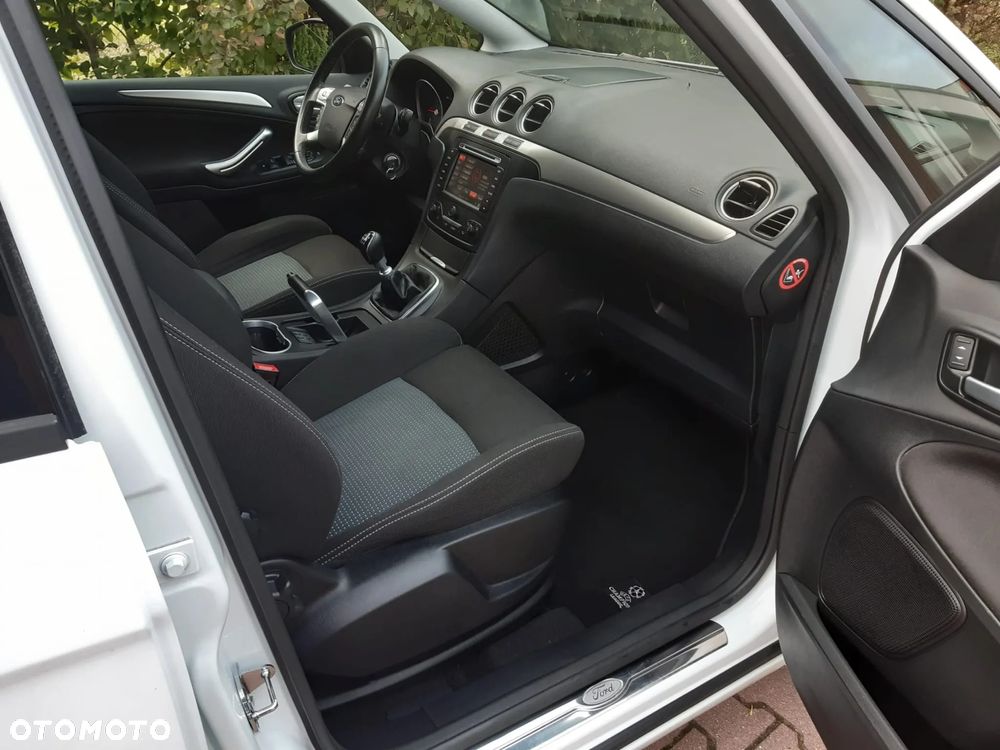 Ford S-Max - 22