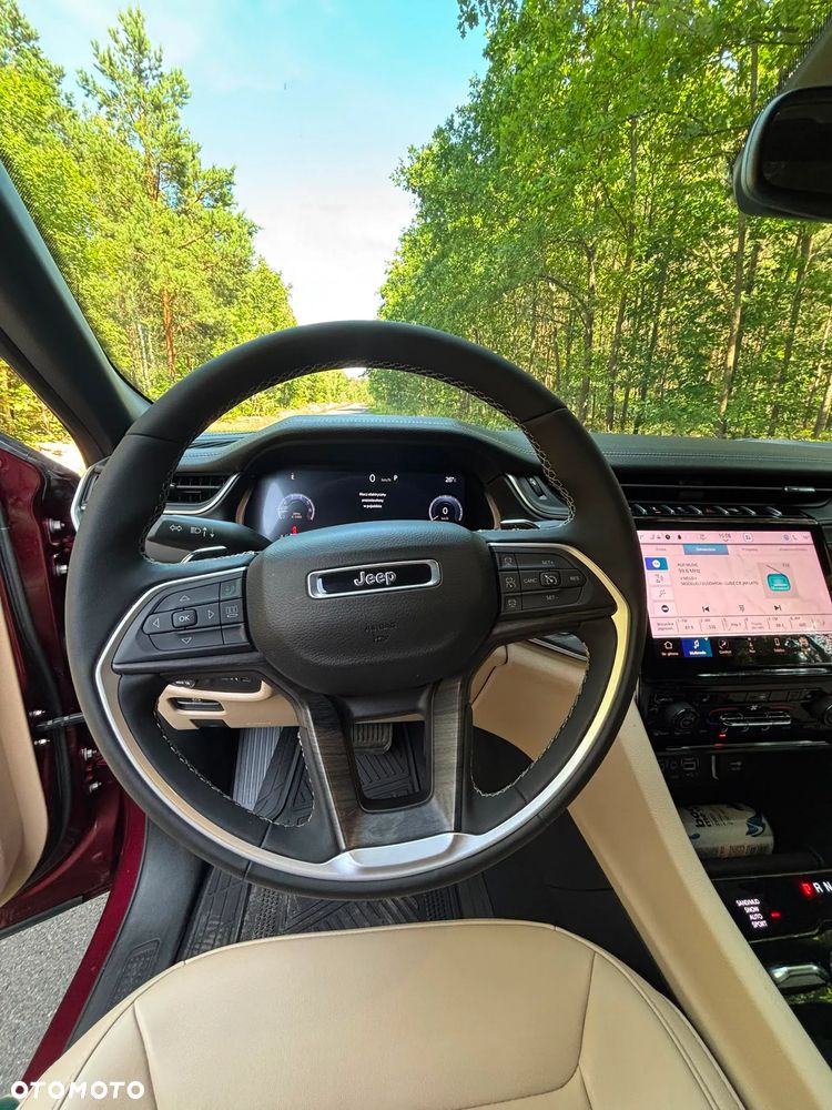 Jeep Grand Cherokee - 21