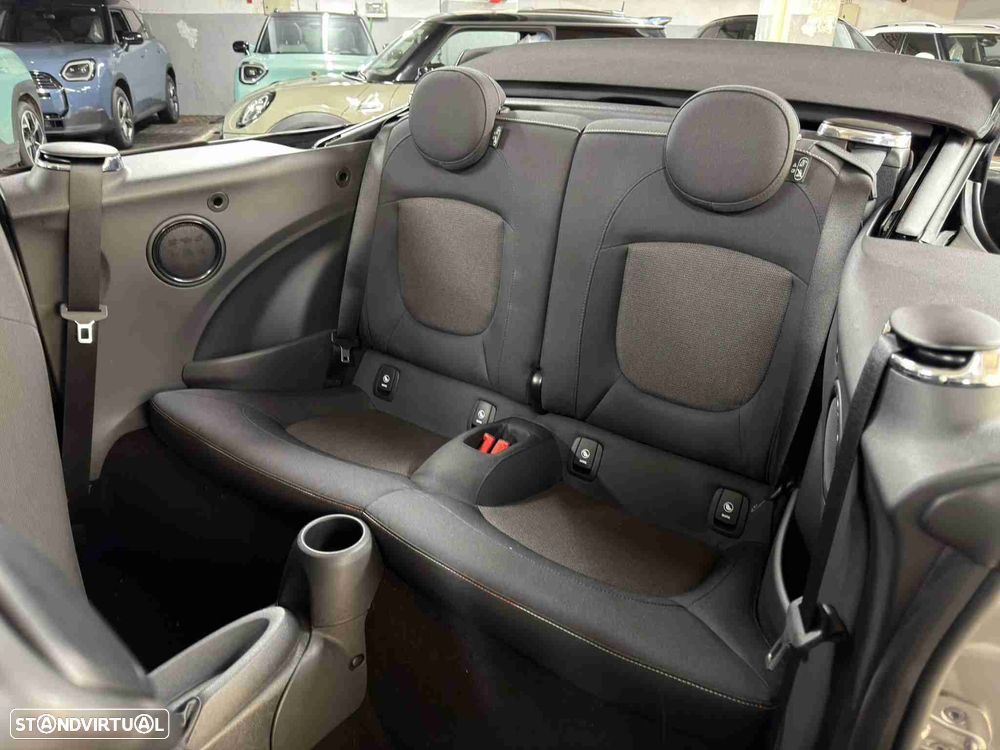 MINI Cabrio Cooper Premium Classic Auto - 7