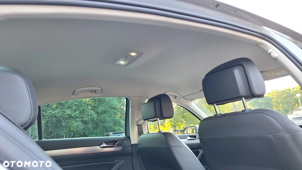 Volkswagen Passat - 16