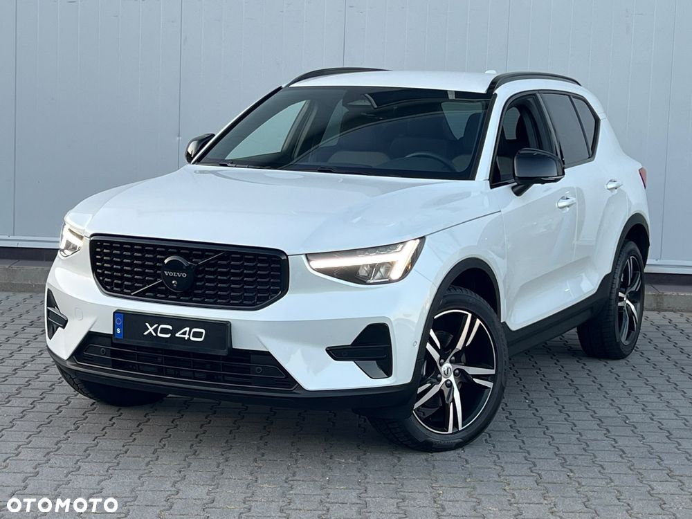 Volvo XC 40 B4 AWD Plus Dark - 3