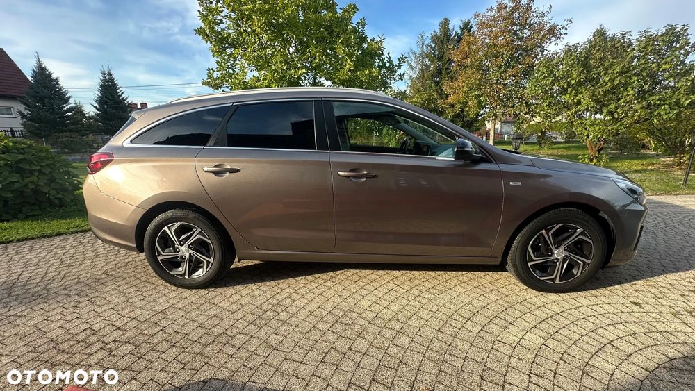 Hyundai i30 1.5 T-GDI 48V Executive - 28