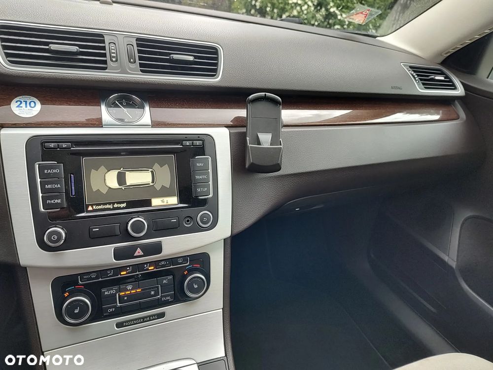 Volkswagen Passat 2.0 Blue TDI SCR Highline - 12