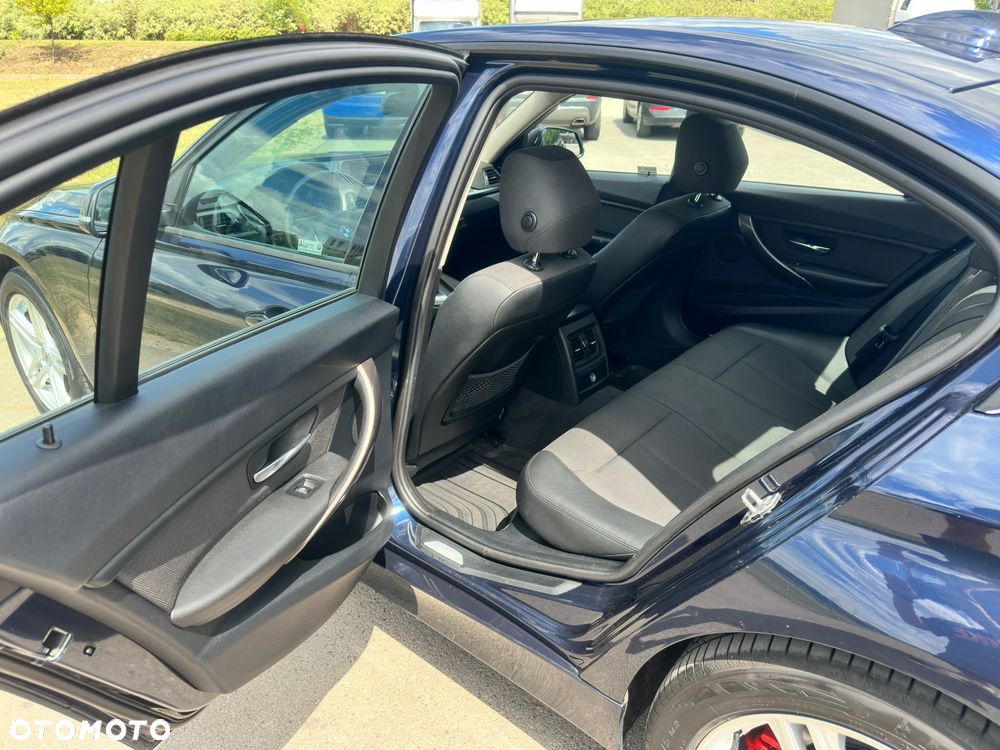 BMW Seria 3 320d Luxury Line - 6